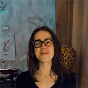 Studentessa universitaria si offre per aiutare nello svolgimento dei compiti e della ricerca di un metodo di studio funzionale